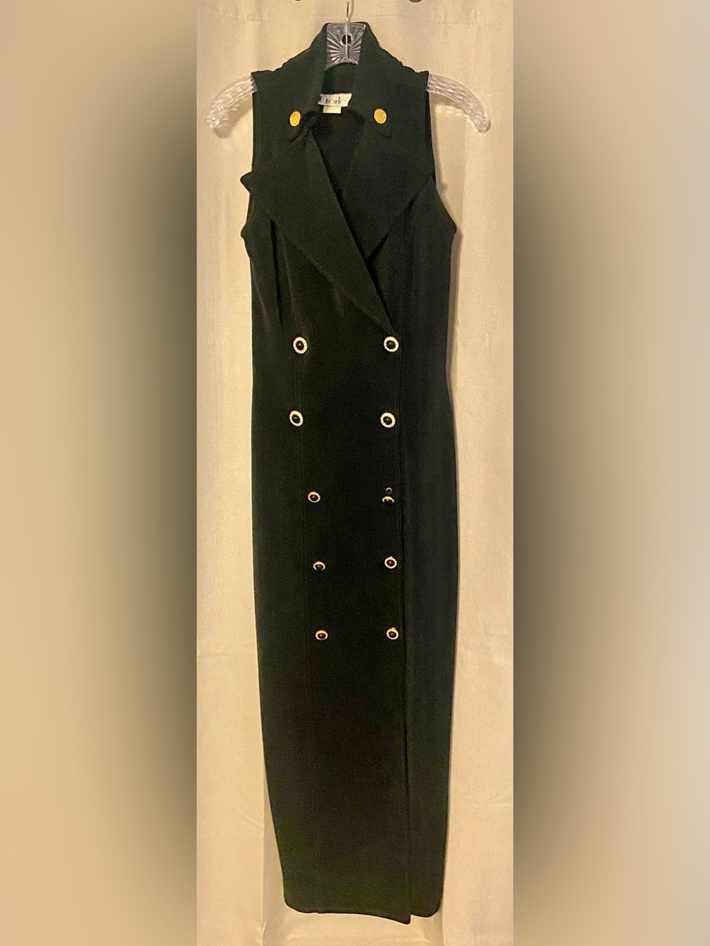 Vintage Étoile Sleeveless Black Maxi Dress with Gold Button Detail